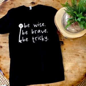 Coraline tee shirt Be Wise Be Brave Be Tricky M